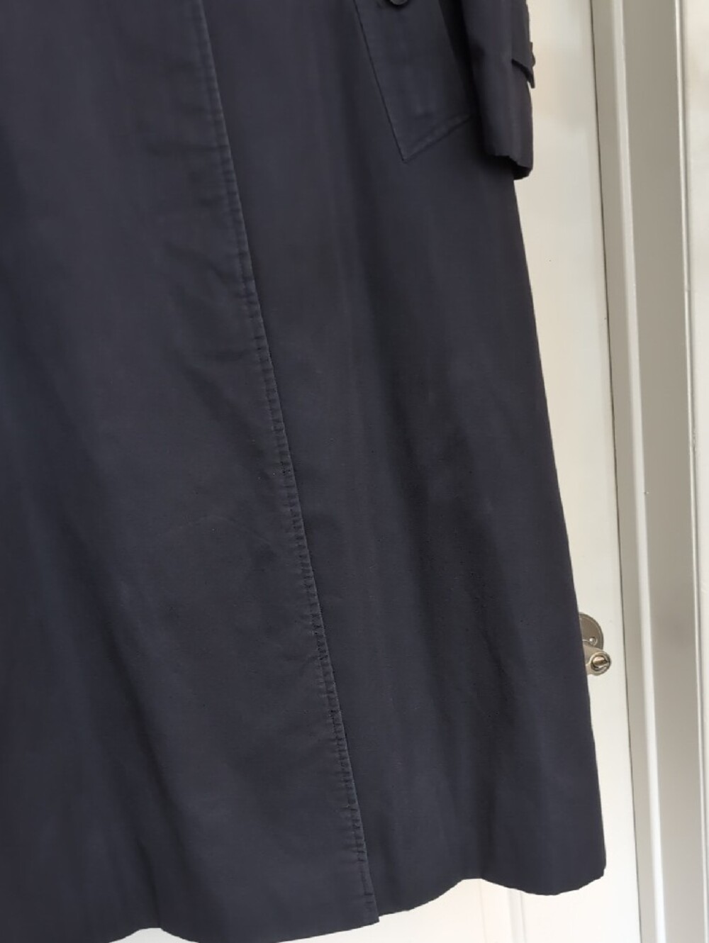 Burberry Trench Coat with Signature Check Lining - Picture 5 of 12